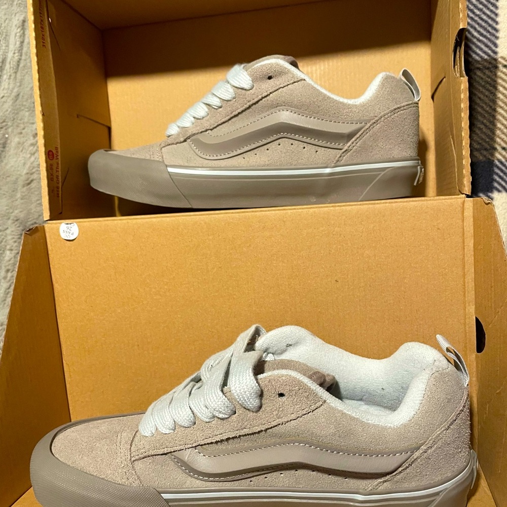 Men’s Size 8 Van’s Knu School Brown Sneakers Great Skating Shoes